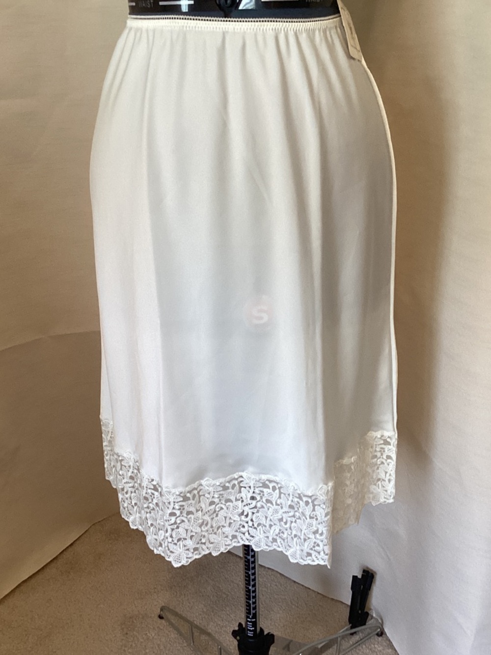 Cream Lined Slip Skirt with Lace Hem